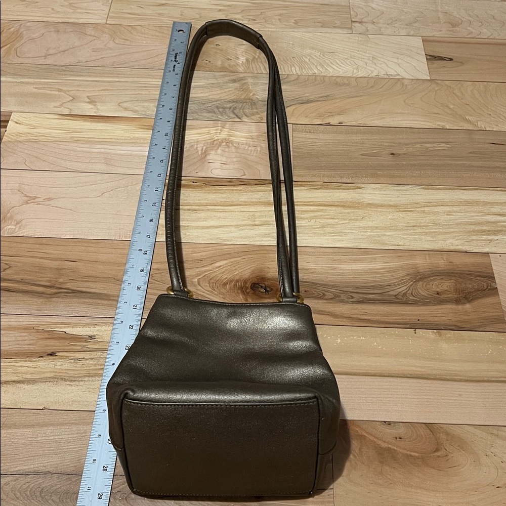 Chic Vintage Bronze Leather Bag - Picture 3 of 17